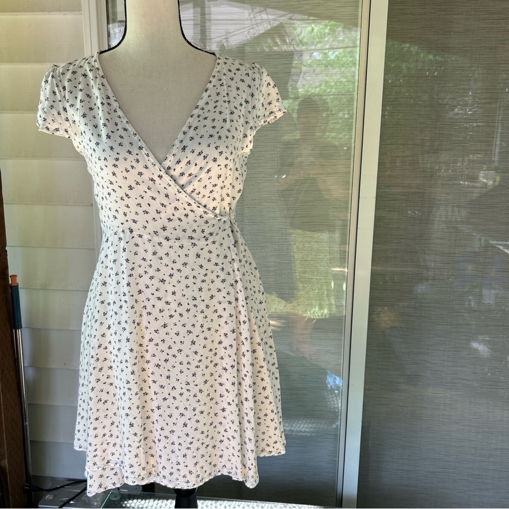 H&M White and Blue Flutter Sleeve Wrap Sundress